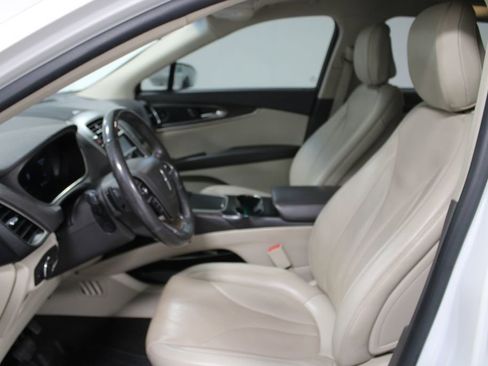 Used 2020 Lincoln Nautilus Reserve w/ Equipment Group 201A image 17