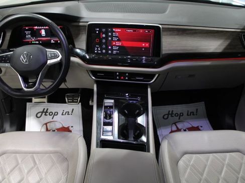 Used 2024 Volkswagen Atlas SEL Premium R-Line image 2