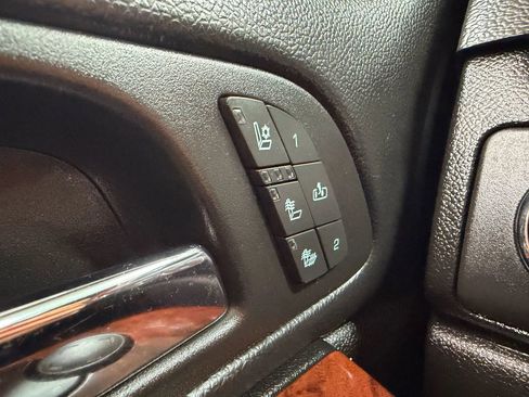 Used 2013 Chevrolet Suburban LTZ image 26