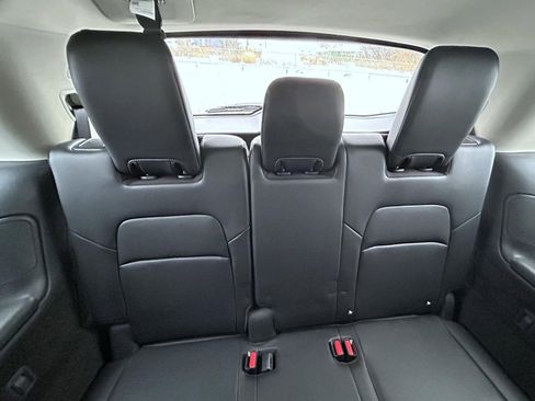 Used 2024 Nissan Pathfinder SL image 19