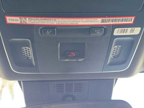 Used 2025 Toyota Camry SE FWD image 34