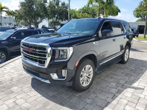 Used 2021 GMC Yukon SLT w/ SLT Premium Package RWD image 3