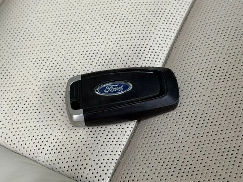 Used 2020 Ford Explorer Platinum w/ Premium Technology Package image 61