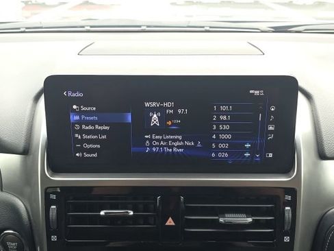 Used 2023 Lexus GX 460 Premium image 32