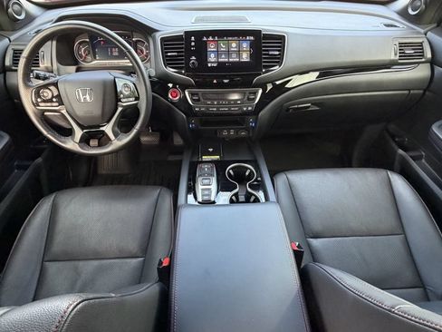 Used 2024 Honda Passport Black Edition image 13