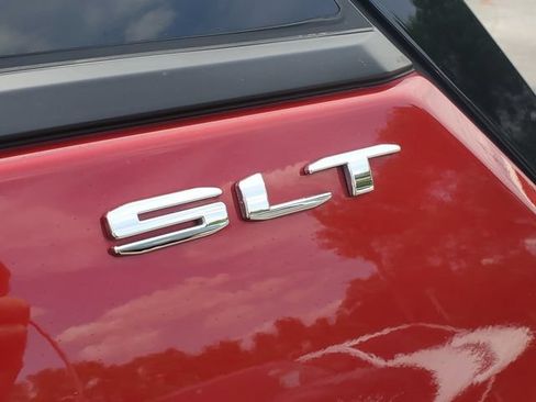 Used 2023 GMC Terrain SLT AWD/4WD image 9