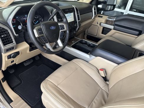 Used 2018 Ford F250 Lariat w/ Lariat Value Package AWD/4WD image 24