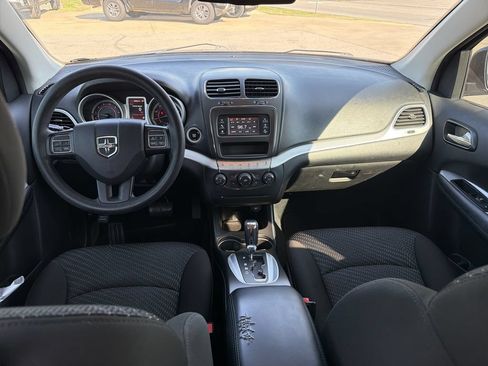 Used 2020 Dodge Journey SE FWD image 12