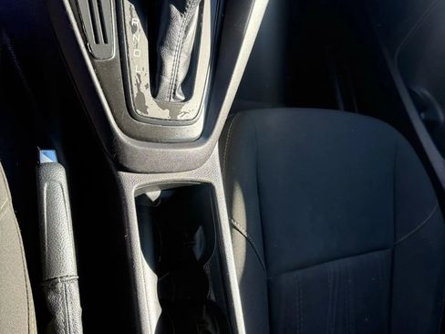 Used 2015 Ford Focus SE image 14