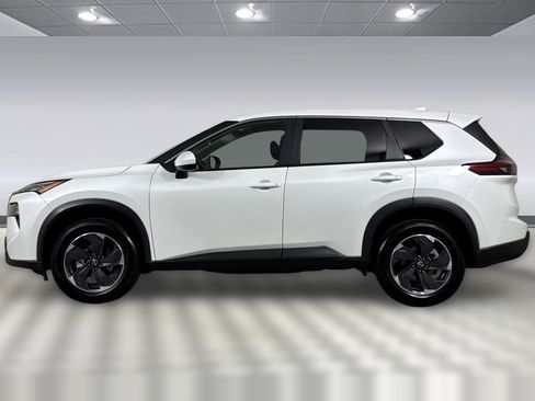 Used 2025 Nissan Rogue SV FWD image 2