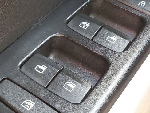 Certified 2023 Hyundai Venue SEL w/ Cargo Package image 30