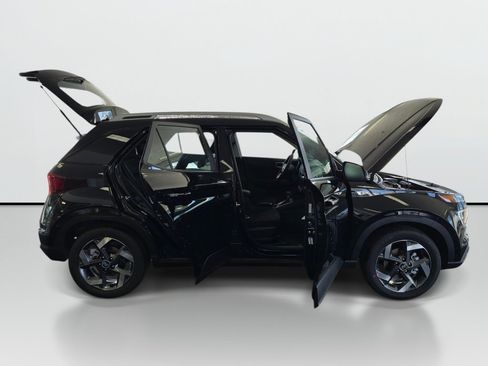 New 2026 Hyundai Venue SEL FWD image 9