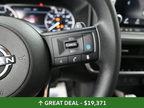 Used 2024 Nissan Rogue SV image 37