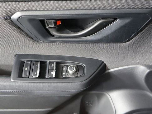 Used 2025 Subaru Forester Premium image 33