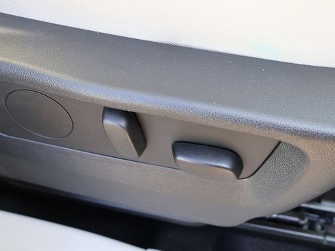 Used 2023 Buick Envision Avenir image 38