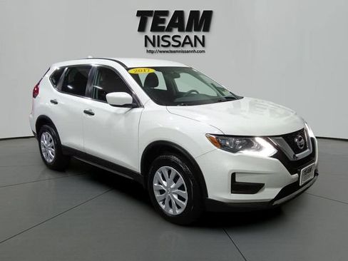 Used 2017 Nissan Rogue S AWD/4WD image 1
