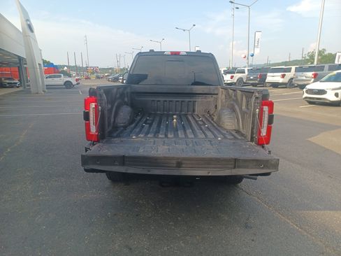 Used 2024 Ford F250 Platinum image 7