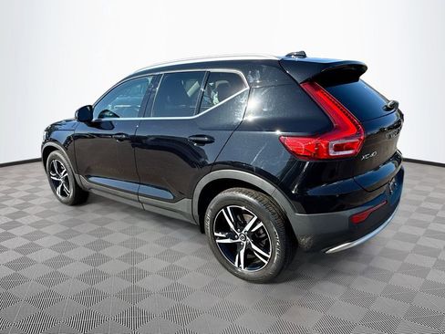 Used 2023 Volvo XC40 B5 Plus AWD/4WD image 8