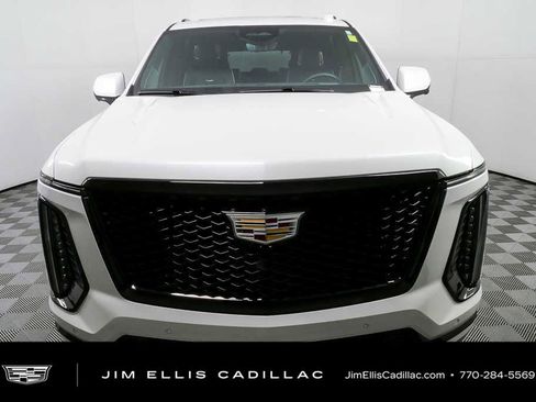 Certified 2025 Cadillac Escalade ESV Sport Platinum AWD/4WD image 40