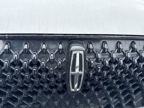 Used 2025 Lincoln Aviator Reserve w/ Equipment Group 201A image 4