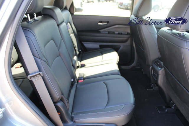 Used 2026 Nissan Pathfinder SL FWD image 12