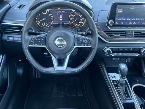 Used 2023 Nissan Altima 2.5 SV image 15