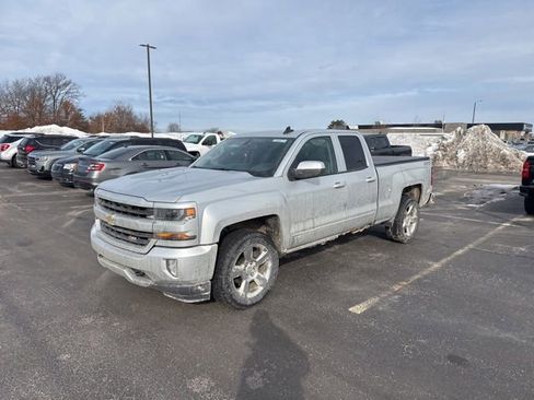 Used 2016 Chevrolet Silverado 1500 LT w/ LT Convenience Package image 7