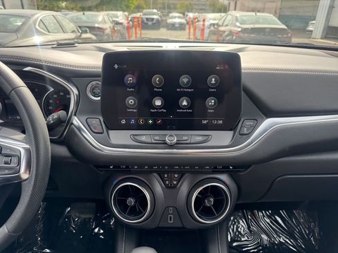 Used 2025 Chevrolet Blazer LT image 18