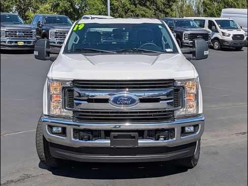 Used 2019 Ford F350 XLT w/ XLT Value Package AWD/4WD image 2