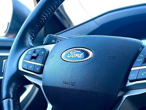 Used 2021 Ford Explorer XLT w/ Equipment Group 202A image 31