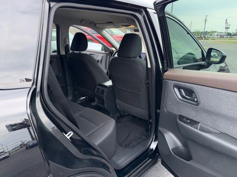 Used 2023 Nissan Rogue S AWD/4WD image 14