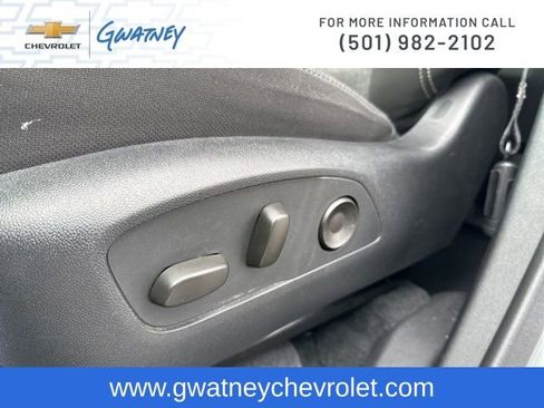 Used 2025 GMC Acadia Elevation image 21