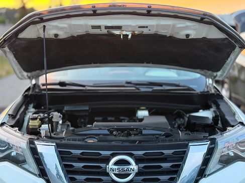 Used 2017 Nissan Pathfinder SV AWD/4WD image 30