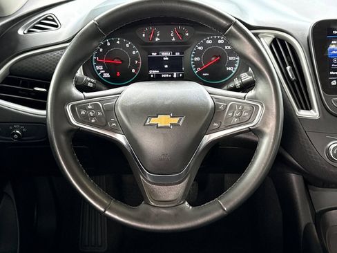 Used 2025 Chevrolet Malibu RS FWD image 21