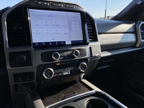 Used 2022 Ford F350 Lariat w/ Lariat Ultimate Package image 28