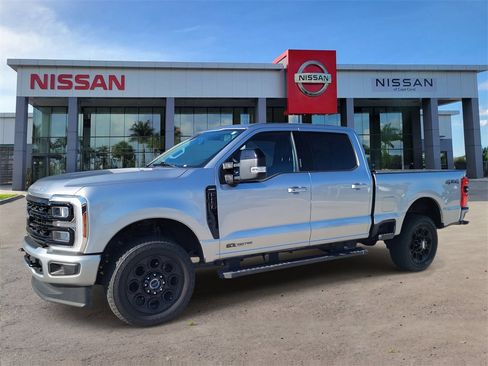 Used 2024 Ford F250 Lariat w/ Black Appearance Package image 8