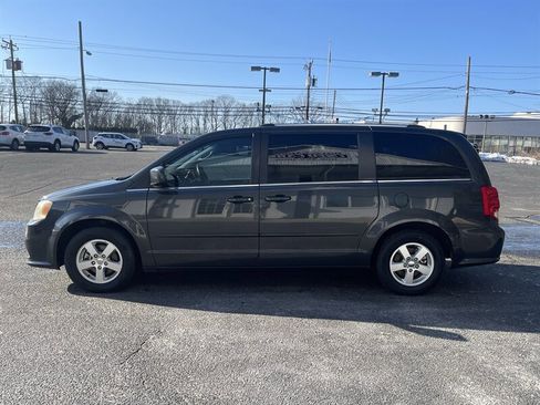 Used 2011 Dodge Grand Caravan Crew image 5