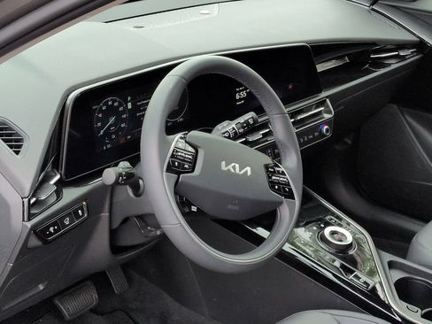 Certified 2023 Kia Niro Wind FWD image 10