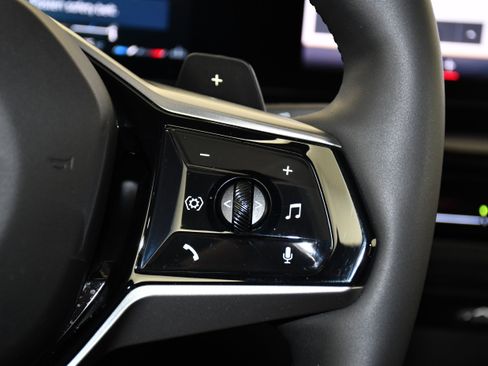 Used 2025 BMW 530i xDrive image 21