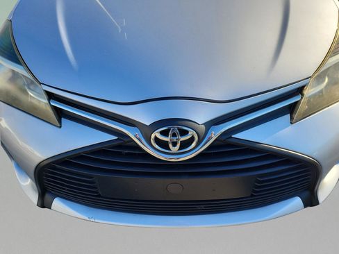 Used 2017 Toyota Yaris L image 10