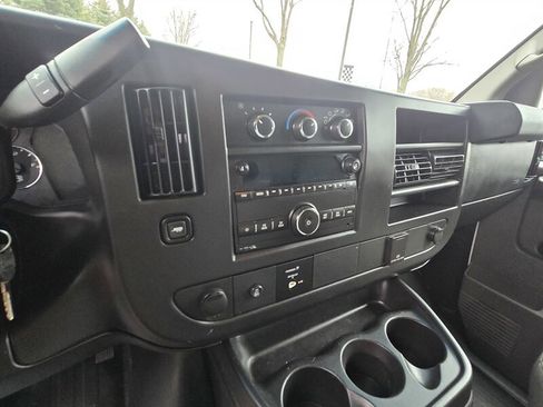 Used 2015 Chevrolet Express 3500 image 14