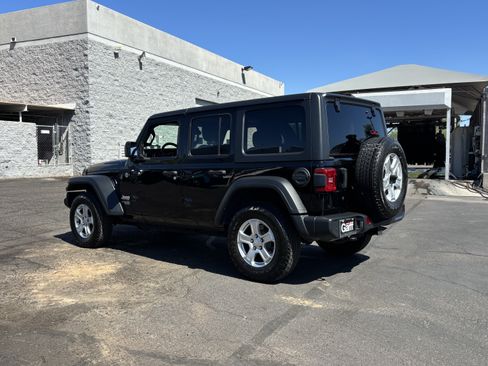 Used 2018 Jeep Wrangler Unlimited Sport S AWD/4WD image 4