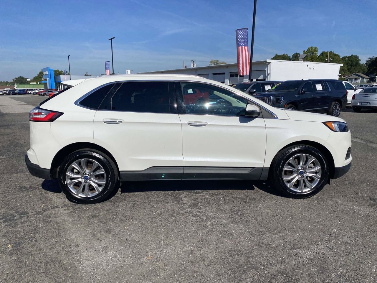 Used 2022 Ford Edge Titanium AWD/4WD image 9