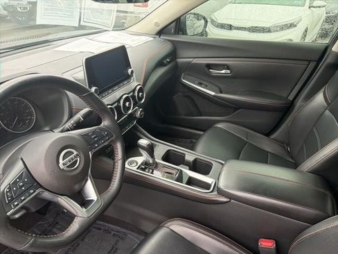 Used 2023 Nissan Sentra SR w/ SR Premium Package FWD image 11
