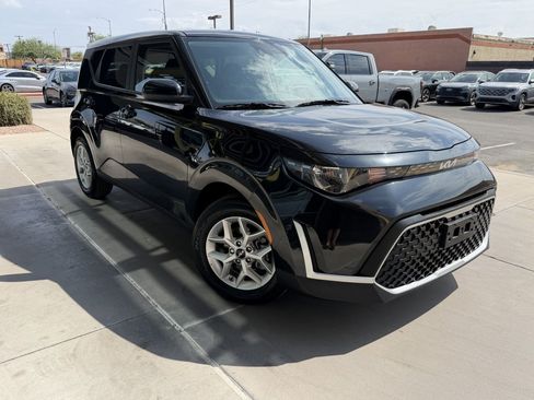 Used 2025 Kia Soul S FWD image 6