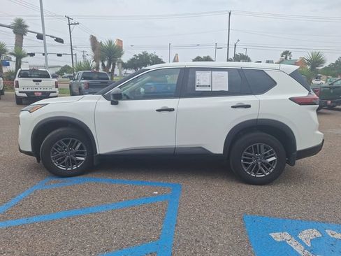 Used 2025 Nissan Rogue S AWD/4WD image 4