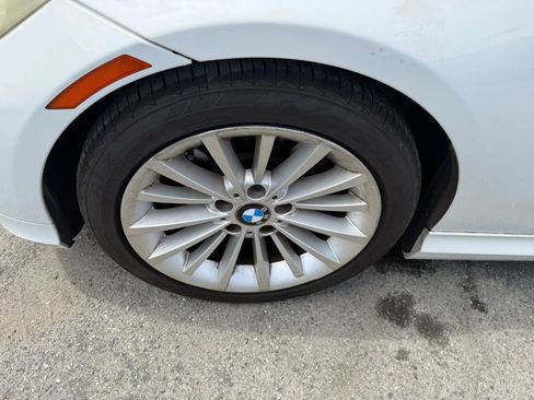 Used 2011 BMW 335i Sedan image 32