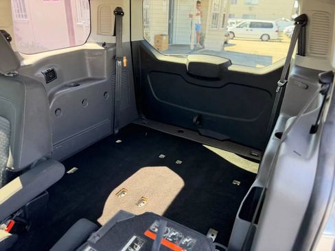 Used 2019 Ford Transit Connect XLT image 24