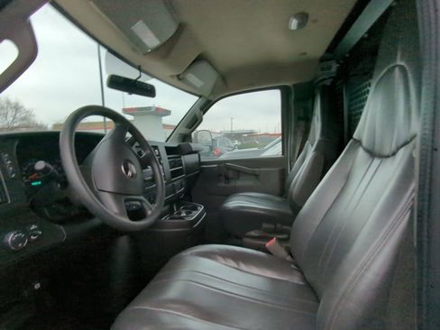 Used 2022 GMC Savana 2500 w/ Driver Convenience Package image 6