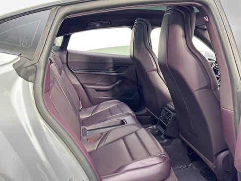 Used 2023 Porsche Taycan image 40